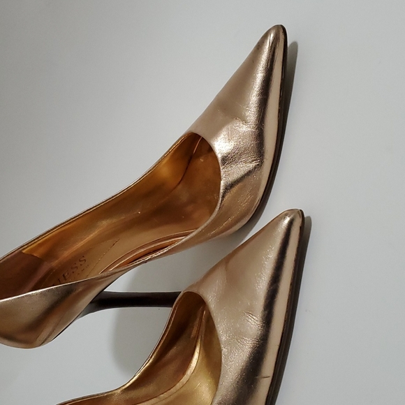 GUESS Rose Gold Pumps - Picture 3 of 6